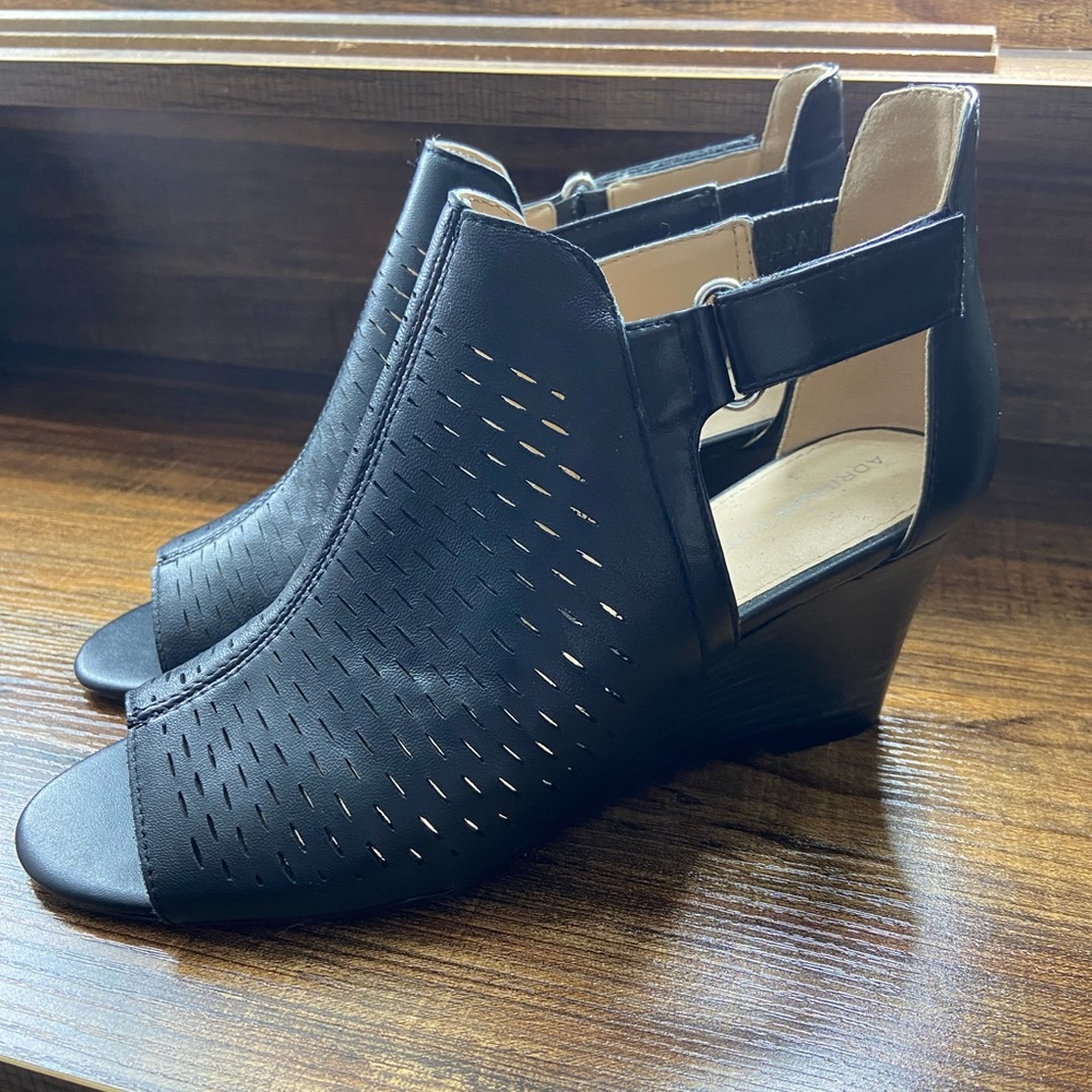 Open toed wedges